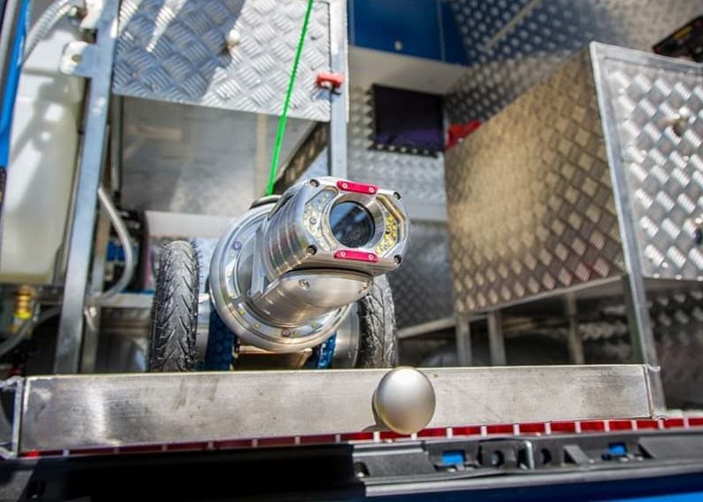 Robot CCTV en la unidad móvil de inspección de tuberías de AST Grupo